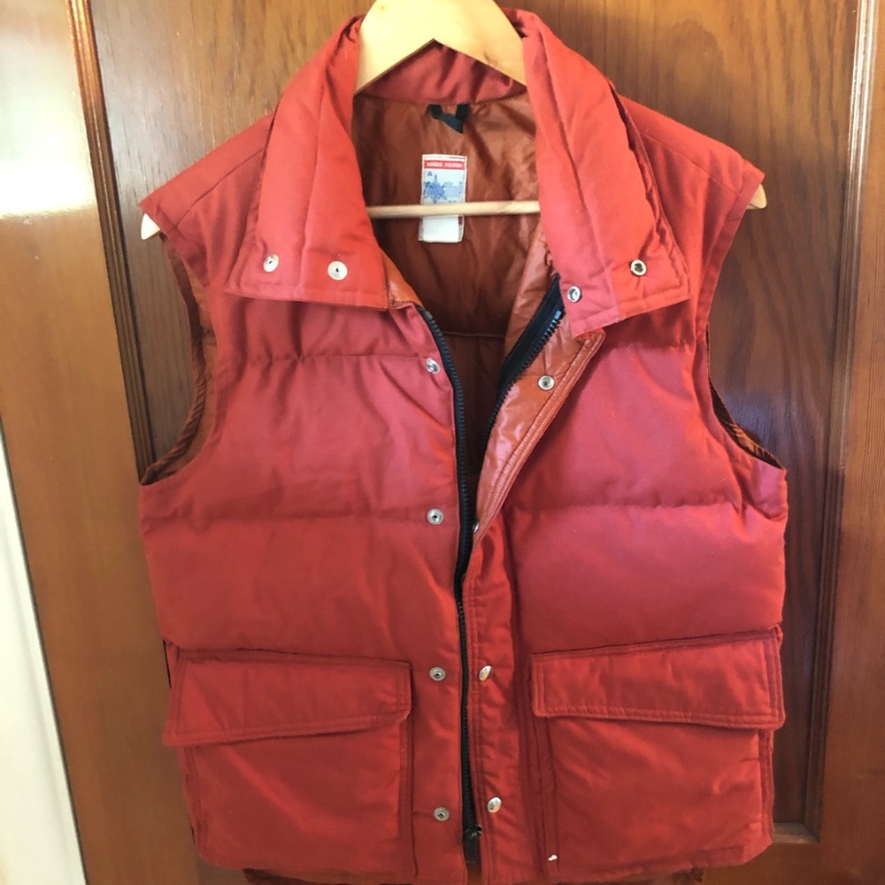 Mens vintage Frost Line orange jacket. Size small. Great condition.